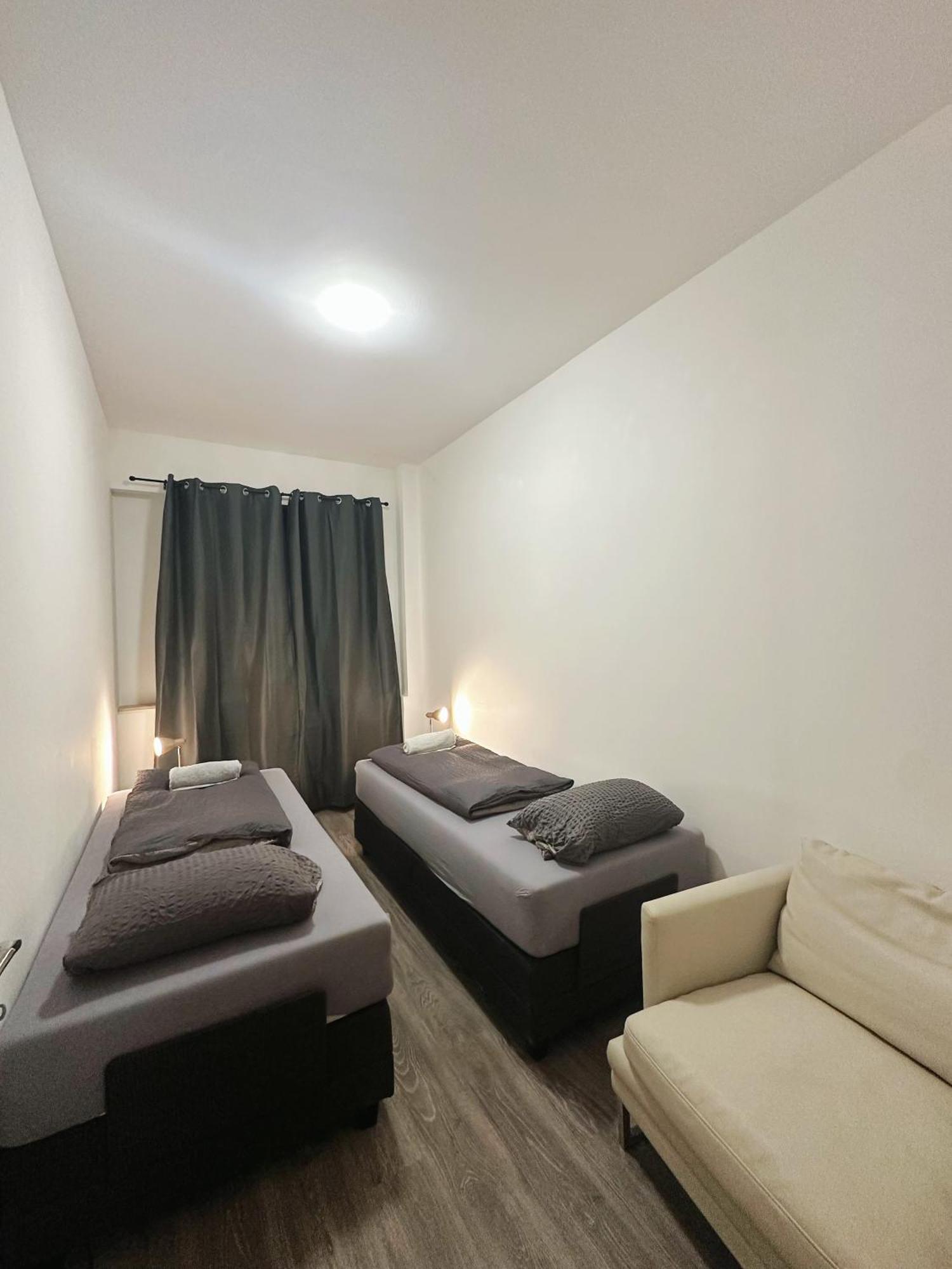 Appartamento 2Schlafenzimmer 5Betten Montuerwhonung Düsseldorf Esterno foto