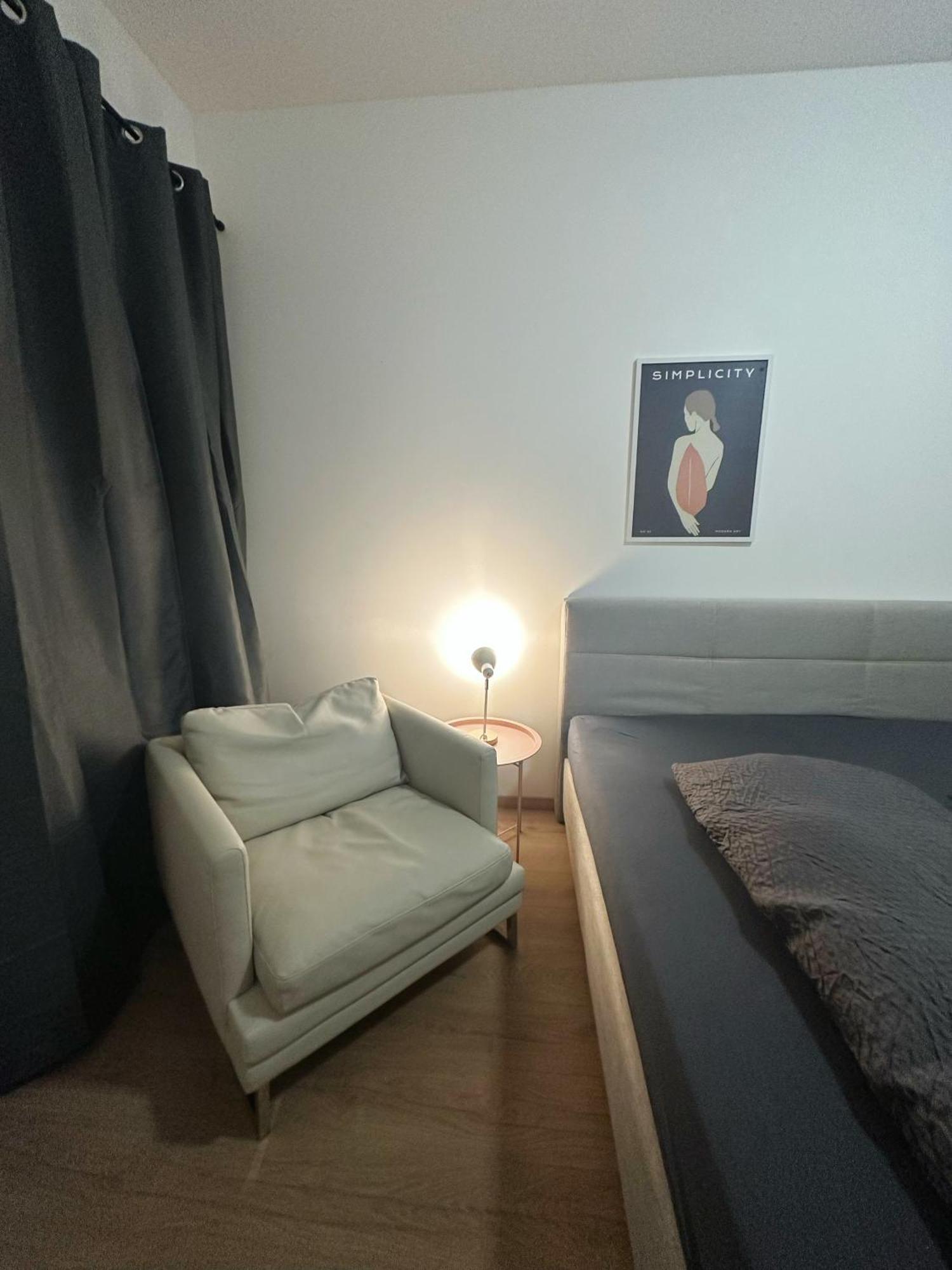 Appartamento 2Schlafenzimmer 5Betten Montuerwhonung Düsseldorf Esterno foto