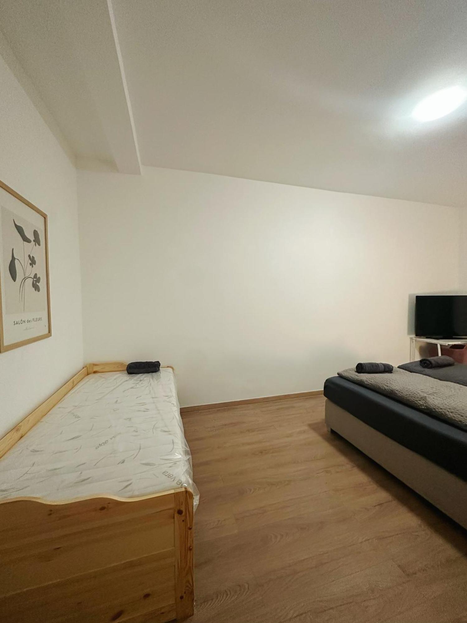 Appartamento 2Schlafenzimmer 5Betten Montuerwhonung Düsseldorf Esterno foto