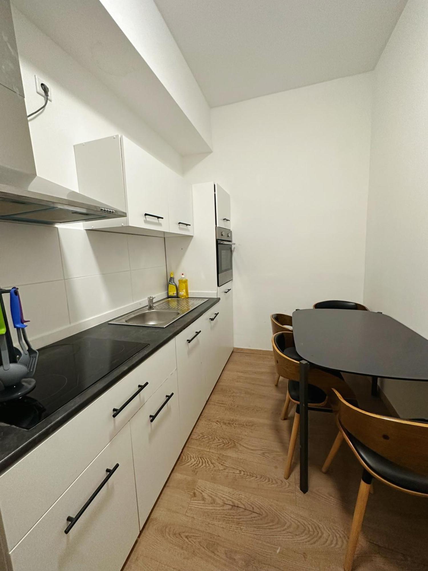 Appartamento 2Schlafenzimmer 5Betten Montuerwhonung Düsseldorf Esterno foto